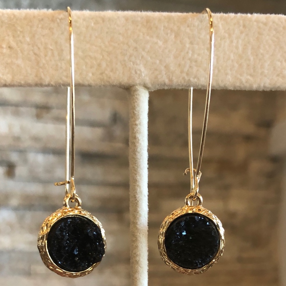 🌸 NWT Druzy Round Shape Dangle Wire Earrings🌸 - Picture 1 of 3
